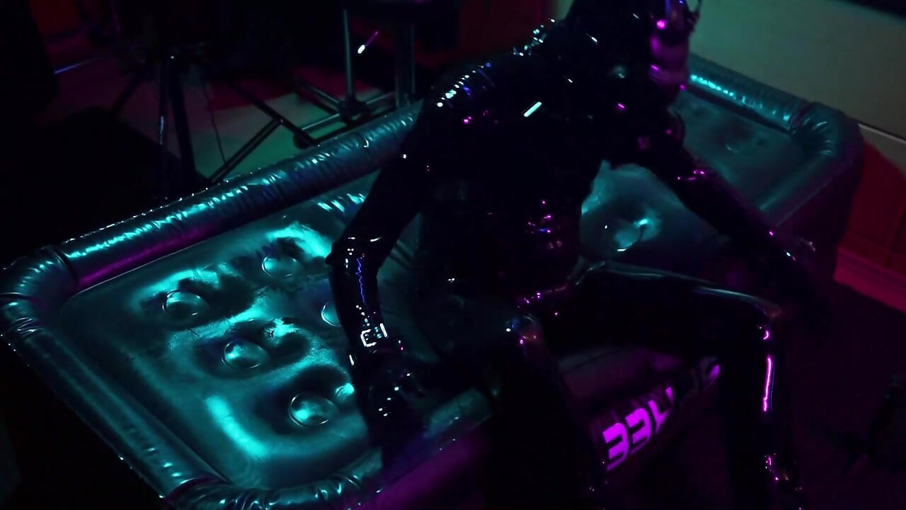 ¡CALIENTE! Fetichismo de Rubberdrone ASMR