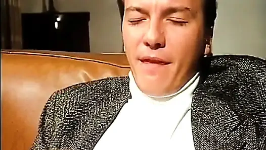 Aksi hot lesbian ita moana pozzi dan angelica bella yang wajib kamu tonton hari ini!