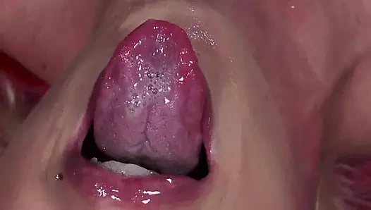 Cewek manis rambut pirang dientot sama kontol besar pria kulit hitam