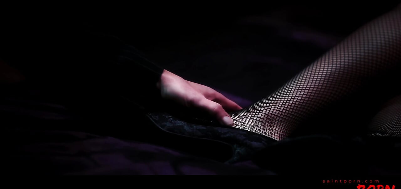 Jasmine Webb adora levar pau branco em sua buceta preta