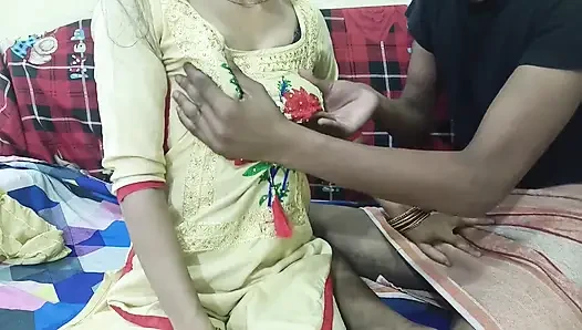 Yeni Hintli Balayı Çifti Sesli Hikaye ile Açık Havada Seks Yapıyor