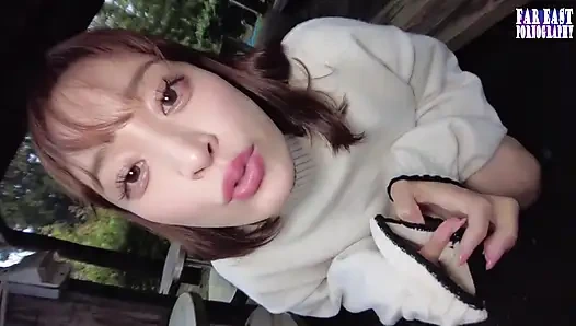 Элегантная глотка ночь с покорной женой, наслаждающейся глубоким теплом под открытым небом 1/3