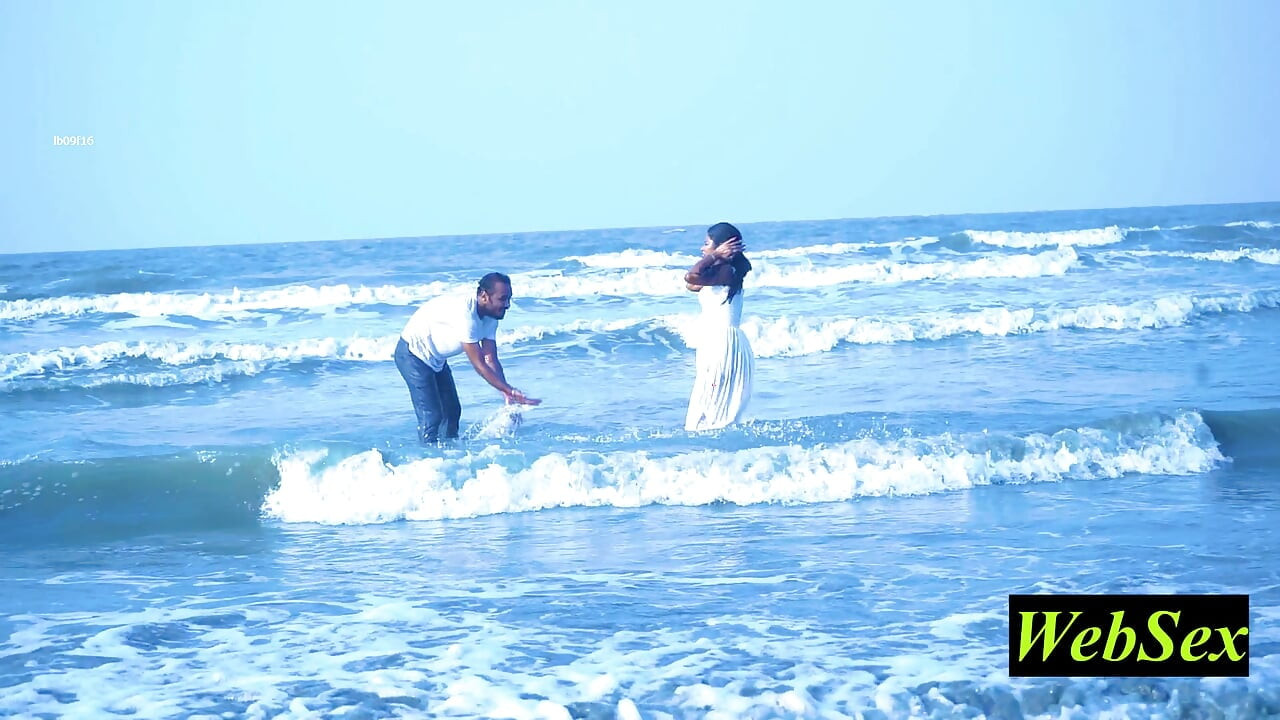 Indian Unmarried Couple Dating Sex at Sea Beach! Romantic Sex