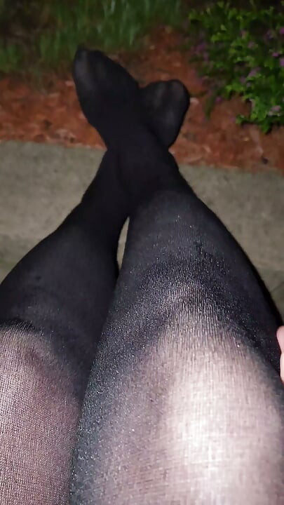 Gay, cd. pissing my nylon pantyhose outdoors.