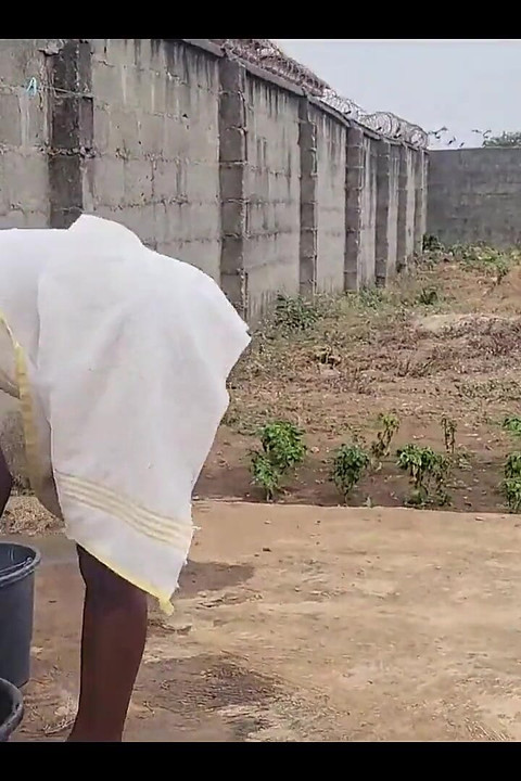 오빠에게 협박 당하는 젊은 마누라 앨리스!! Fianally 그녀는 그에게 그가 원하는 것을 제공합니다.