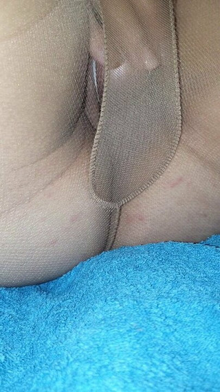 Wife in pantyhose cumming