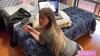 Извращенная пара и секс с минетом в домашнем любительском видео