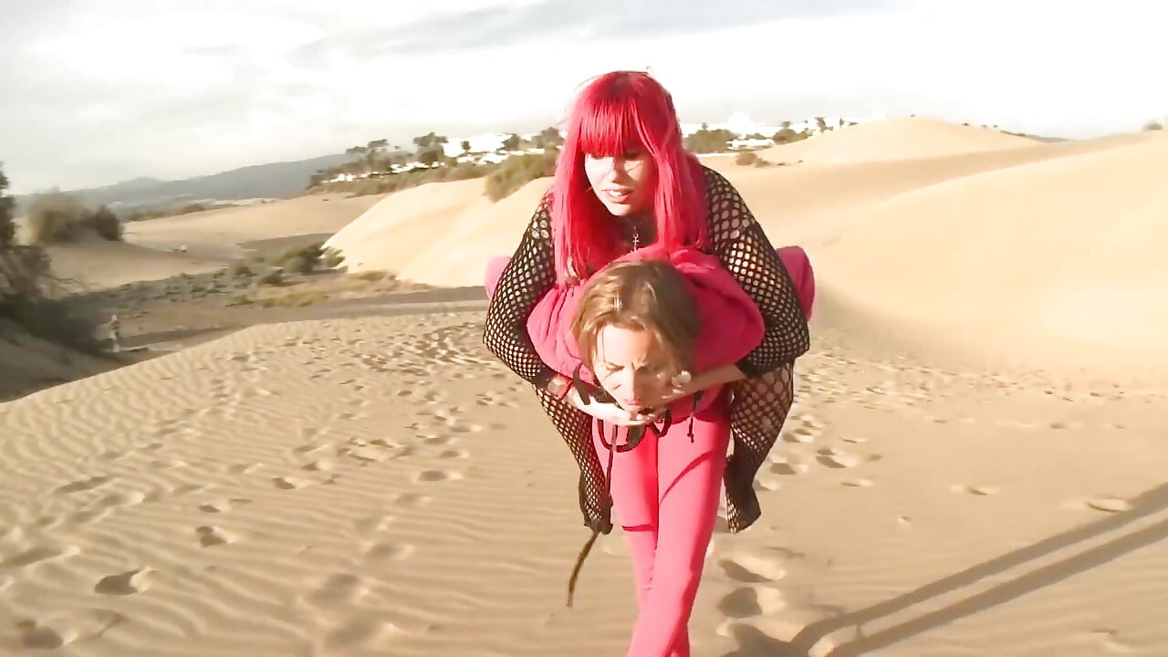Lesbian Dunes Pony Riding Mega Extreme