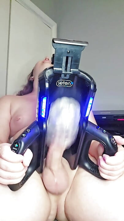 Máy tự động vuốt ve của tôi vắt sữa girlcock khô của tôi