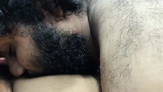 Vücut losyonu ile vücut masajı ile göt öpücüğü
