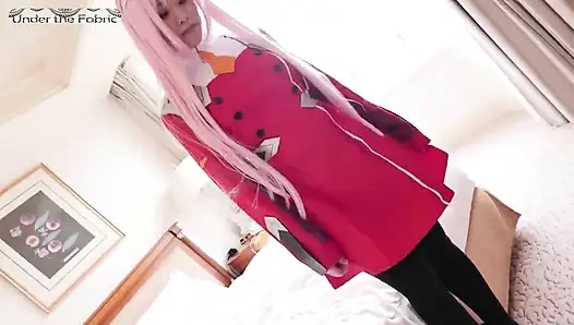 Yırtık siyah taytlı kalın tatlı kız beni her ateşli hareketle daha derine çektiğinde cosplay acele modu.