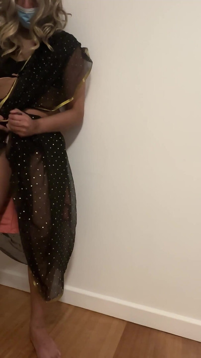 Jaw-dropping moment from "Black Saree 2😍"