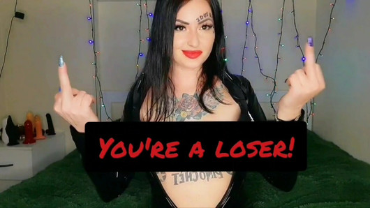 Findom. Droom je ervan om het naakte geile lichaam van Dominatrix Nika te zien? Ben je het waard, loser?