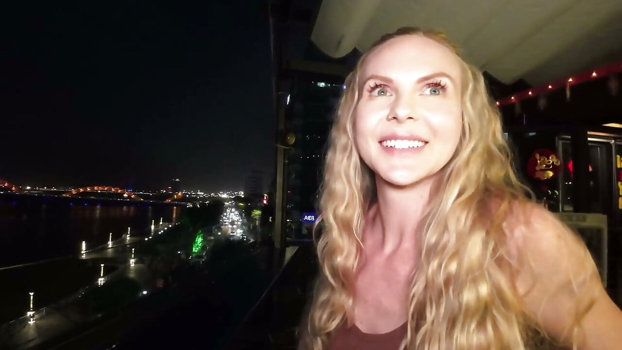 Real mochileira britânica pega no albergue asiático!