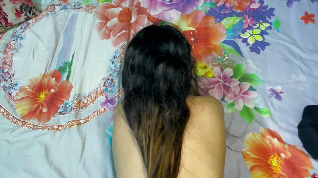 Sexy Bhabhi is waiting for me and I want to fuck her hard