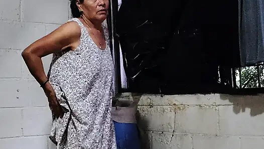 Üvey anne çamaşır yıkıyorum