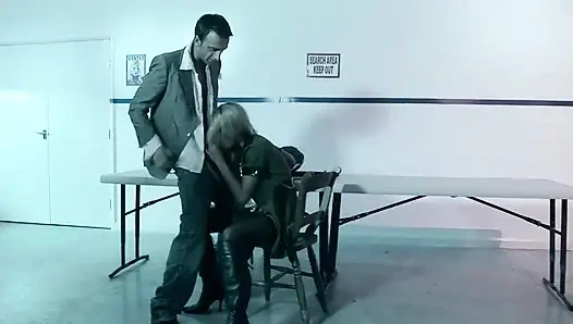 Büyük göğüslü sınır ajan süreci