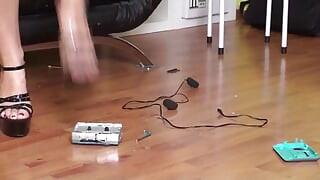 Kale bal vali kamsin sngit salah ko raund rahi hai