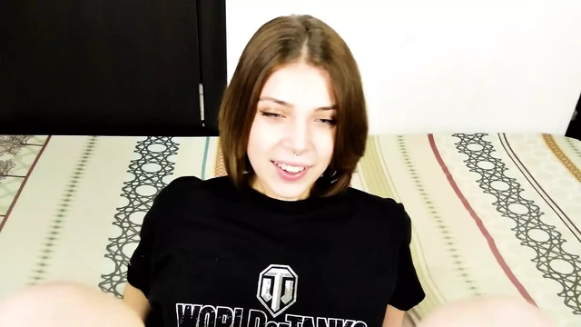Pervert foot teenie Maya want his cum with feet, hands and mouth. With her delicat feet she milk the last drop out of hi