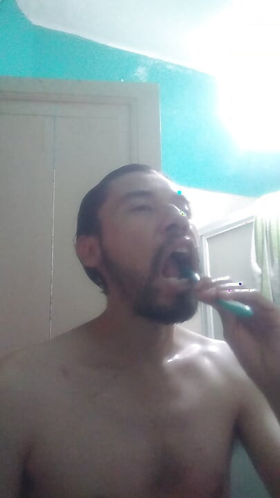 Pues aquí despertándome tantito para seguir en el día.