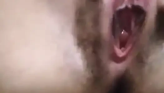18 Jahre alt, arabischer Algerier ägyptischer Herkunft, spielt mit ihrer Muschi, bis sie ausgiebig fickt. Ich will, dass ein Europäer mich fickt und Fotos von mir macht.