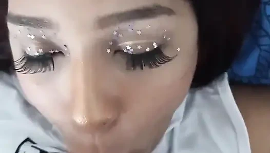 Aku tadinya mau ngentot memeknya pakai kondom tapi dia sange banget sampai aku lupa pakai kontolnya. Apa itu terjadi padamu? Ini Terjadi di