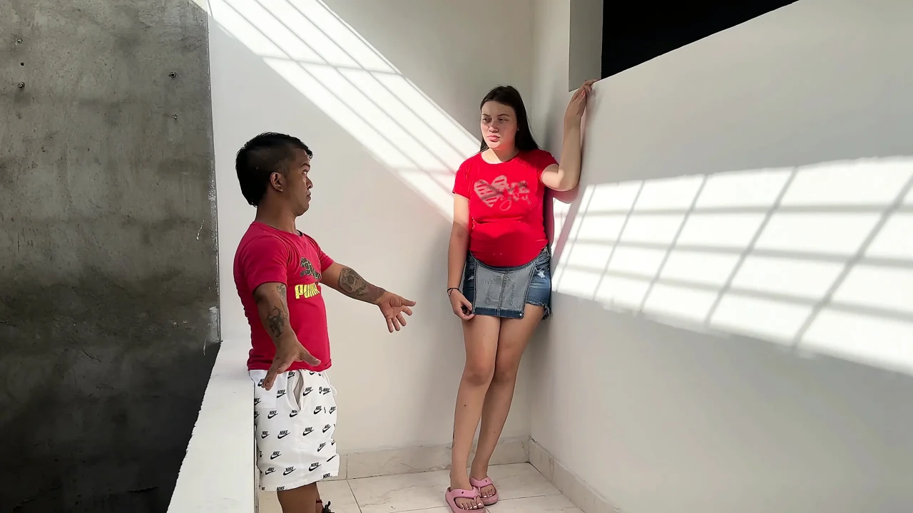 Horny dwarf shoves his huge cock into his pregnant Latina stepmom. It ends up cumming on her pretty face.