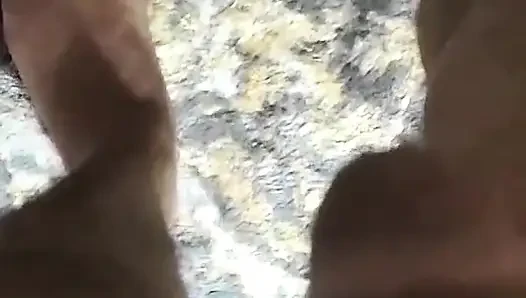 Массажистка August Skye пальцами Sarah Arabic, чтобы ударить ее