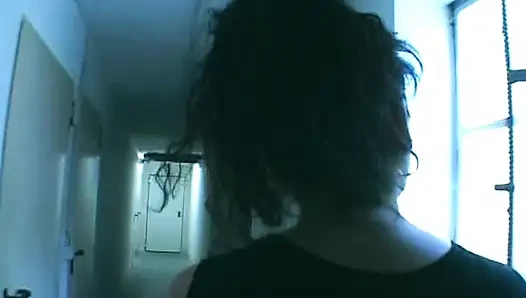 Reife schlampe fistet klaffende muschi, tropft, dickes sperma