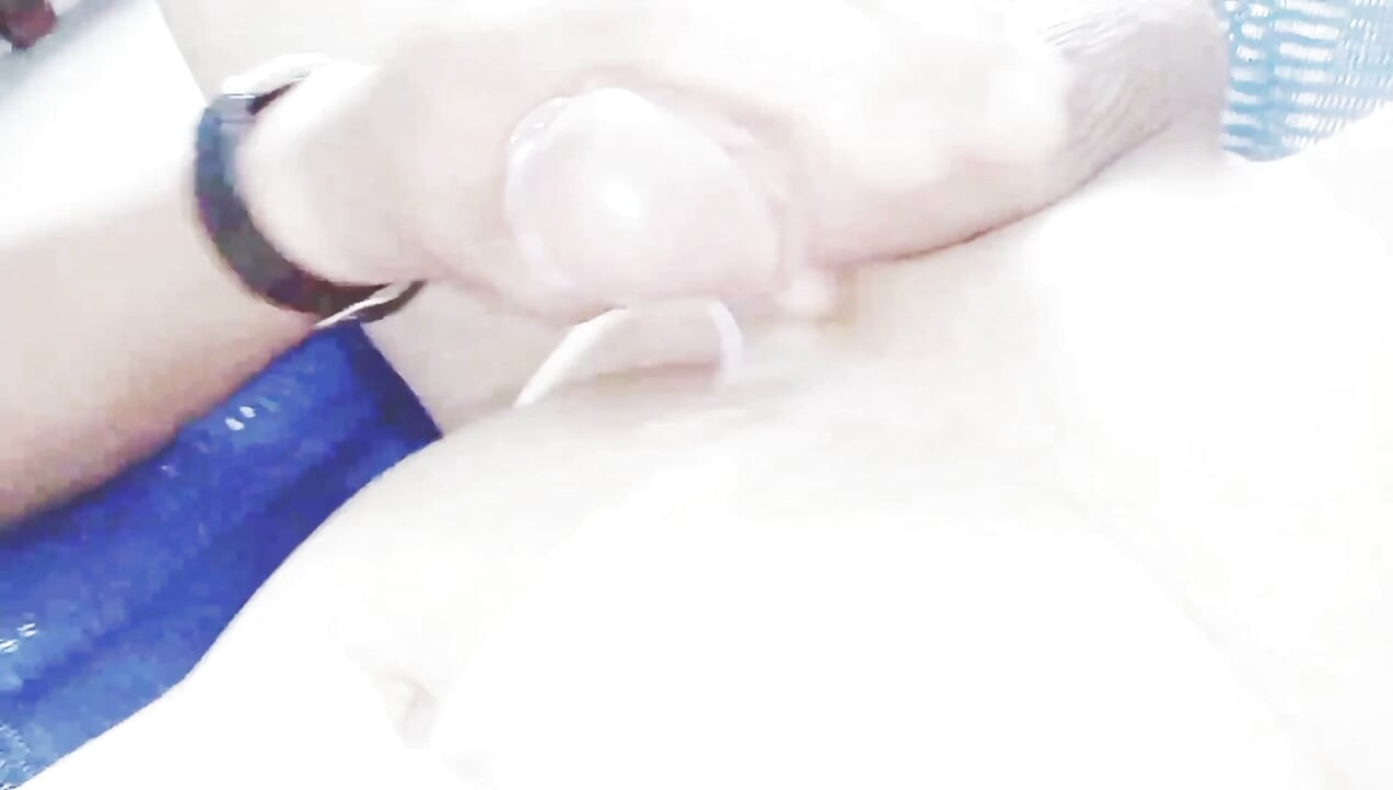 美味的年轻鸡巴正在做饭。