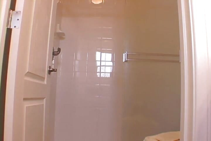 獨自夢幻寶貝：傑米·林恩：淋浴