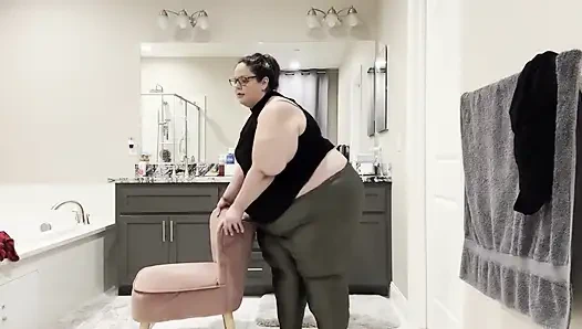 Two Temptations: Plump Paradise Fashion Fiesta (wmv)