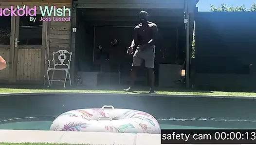 Lumacarie Gets Fuck at Swiming Pool