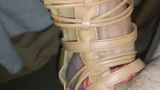 Sandal sikme boşalmak alma