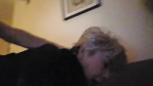 Betrügende Hausfrau Rächt Sich Und Filmt Sich Beim Doggystyle Von Dem Mann Ihres Besten Freundes