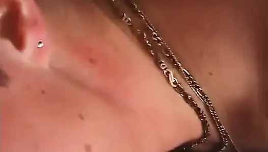 Рыжая играет со своими пальцами и членом