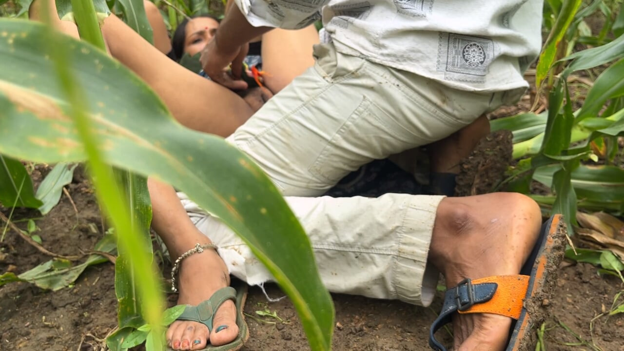 Ritu ko kheto me kiya romance outside sex