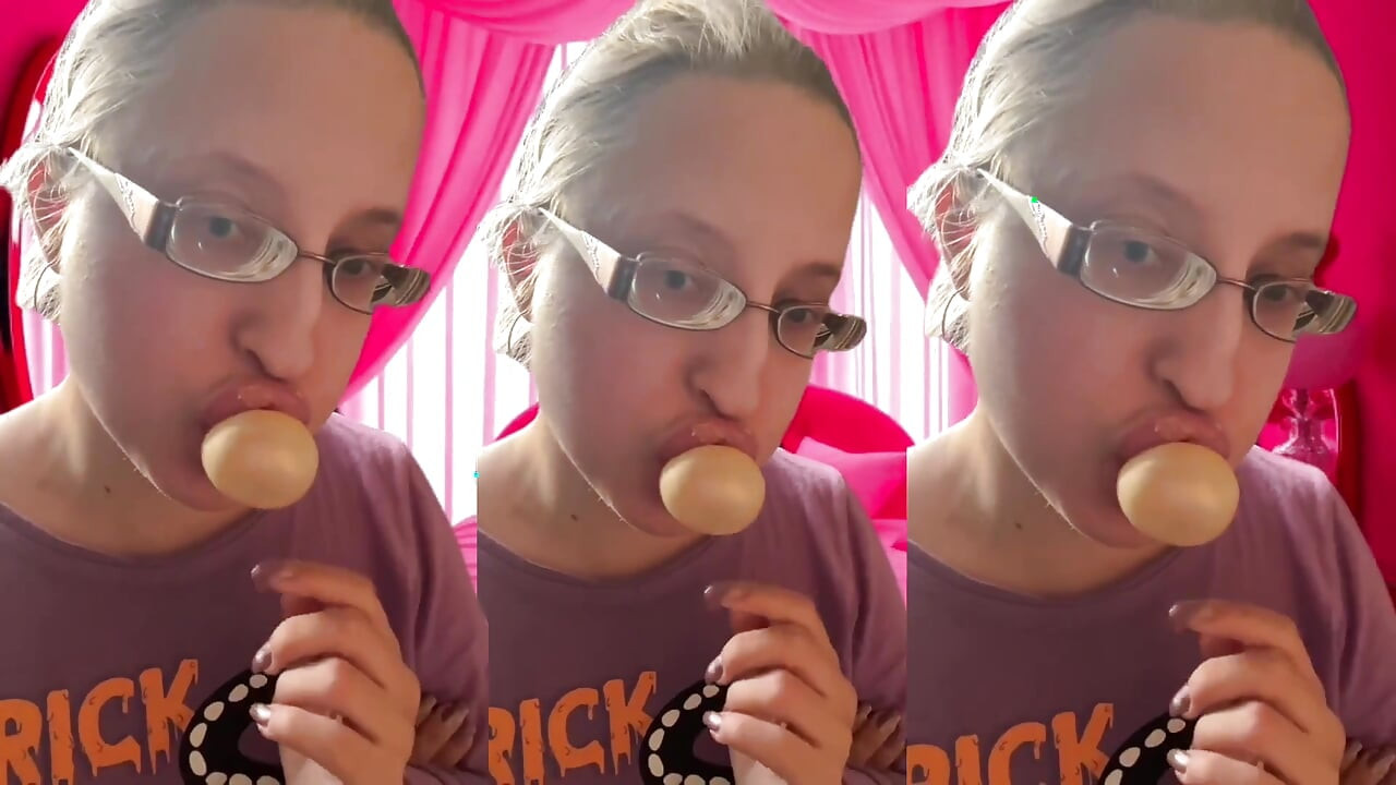 Asmr Bursting Bubblegum Bubbles