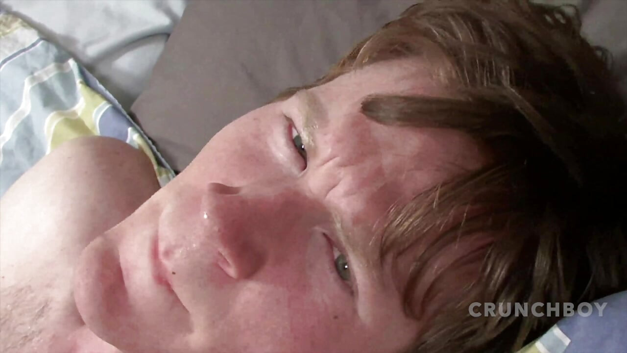 Gay fucked bareback by his strraight friend 22 YO and cum inside his ass