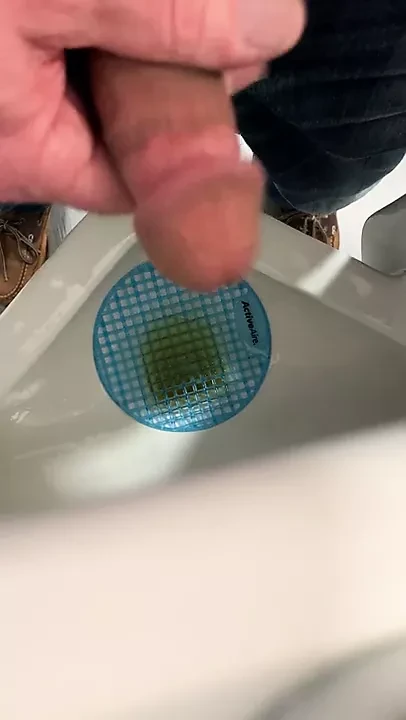 Got horny at public urinal