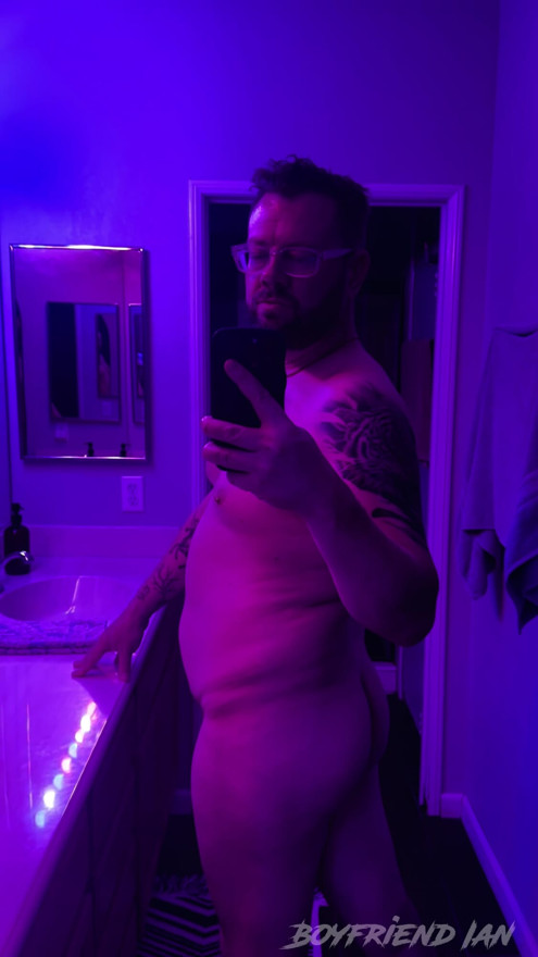 If I offer you my ass, you already know what I'm expecting: creampie my tight hole.