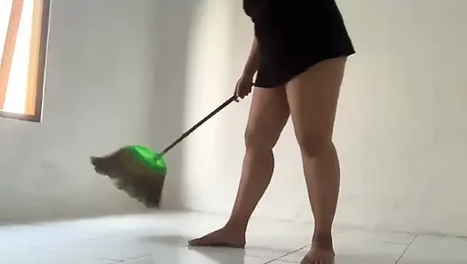 Karım gelen kutusuyla eğleniyor. Ve taban