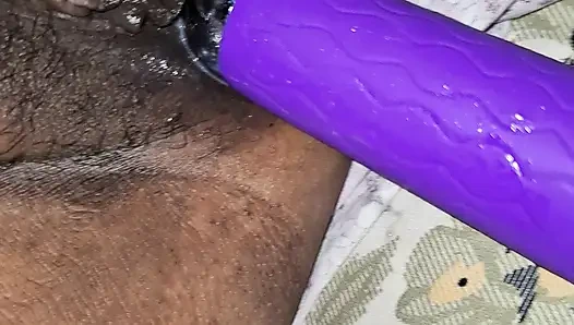 Bhabhi Get Massage in Pussy