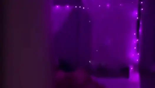 Cuckold memata-matai istrinya