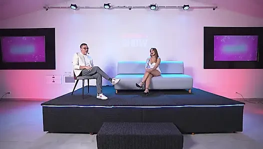 Bar Sex-hot Latinas in a Lesbian Threesome Explode with Pleasure and End up Screaming with the Sex Machine!