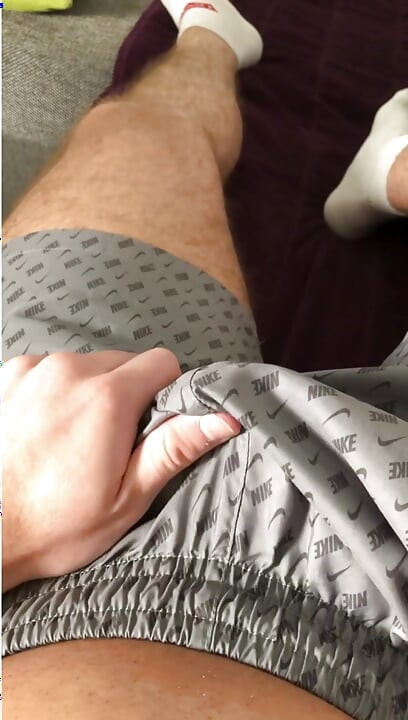 このチンポがファントムジェントXをからかうのを見て、自分に触れないようにしてください