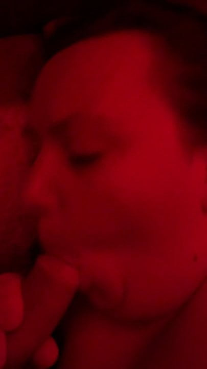 Bbw gives blow job