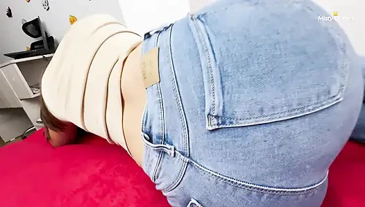 Üvey kız kardeş: beni parmaklamayı bırak, şimdi beni sert sikmene ihtiyacım var! - Her zaman sert seviyor