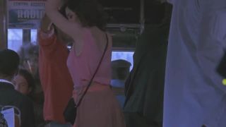 Böse Berührung im Bus, harter Schwanz auf heißer Milf Arsch Classic Erotic Movie Scene