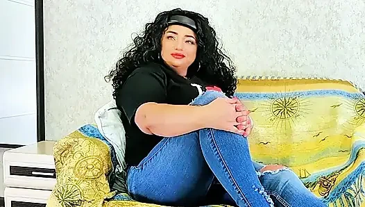 Casting einer heißen atemberaubenden mutter brünette